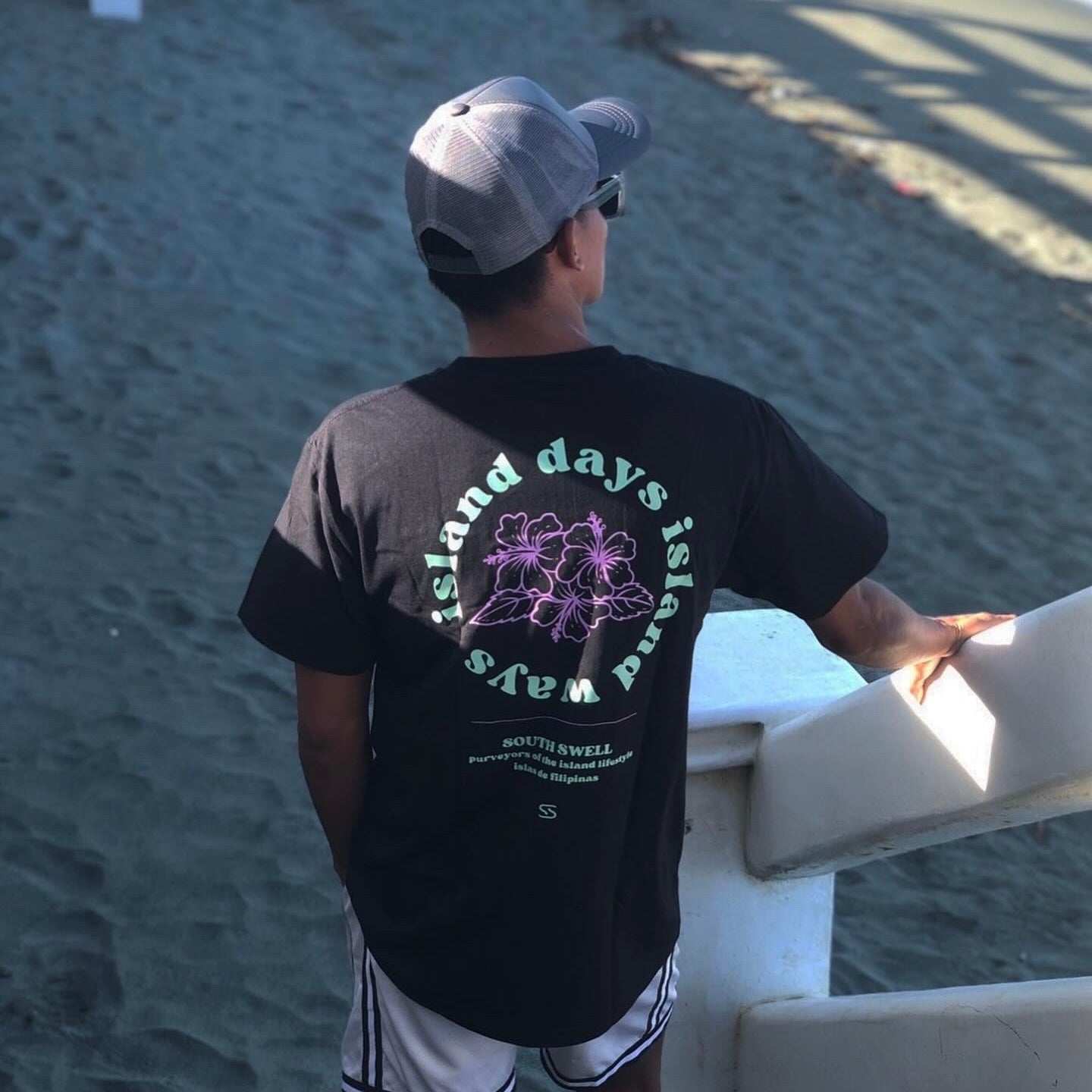 ISLAND DAYS Lifestyle Tee